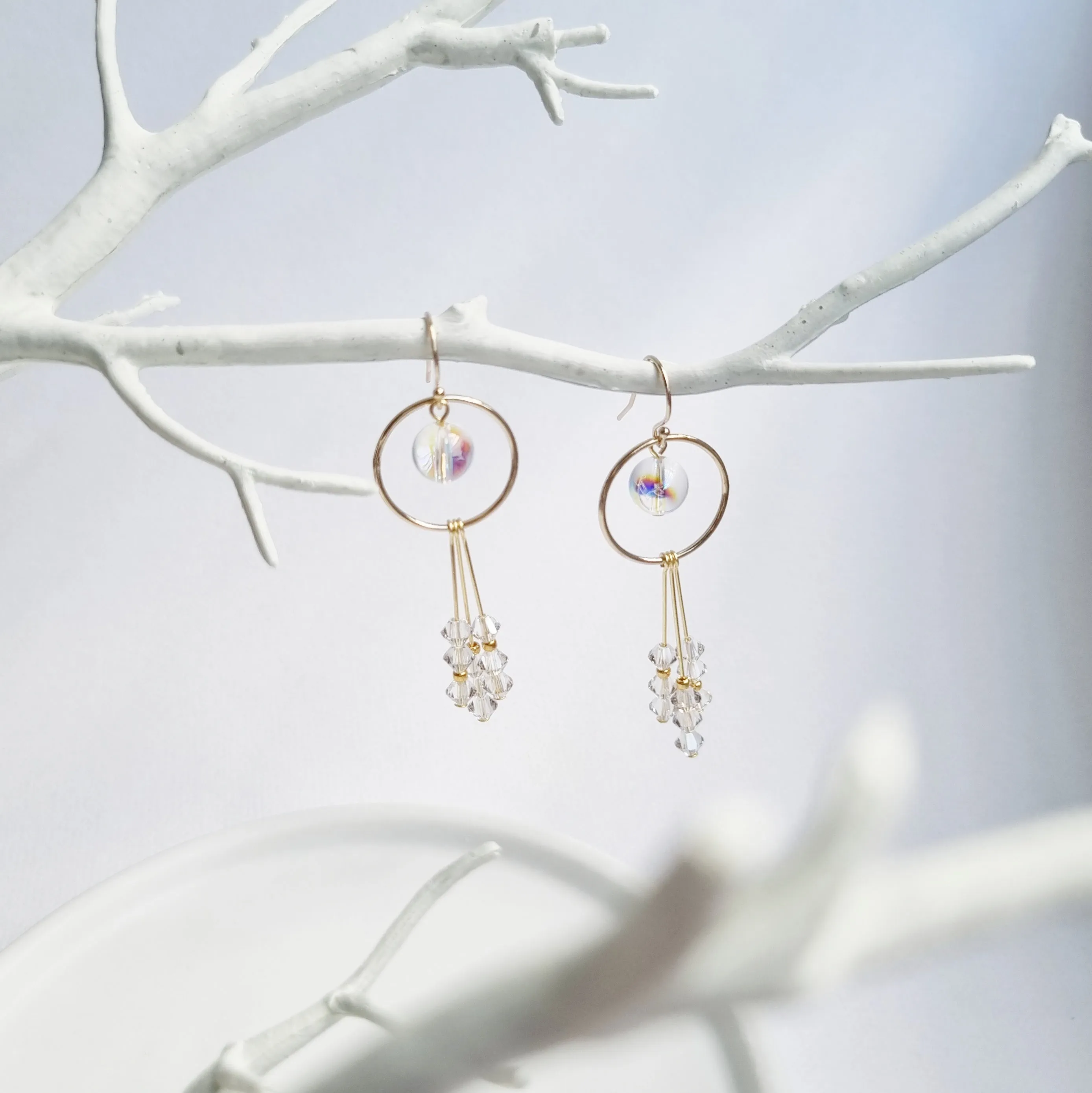 Alegria Earrings (White Diamond/Golden Champagne) / Austrian Crystals