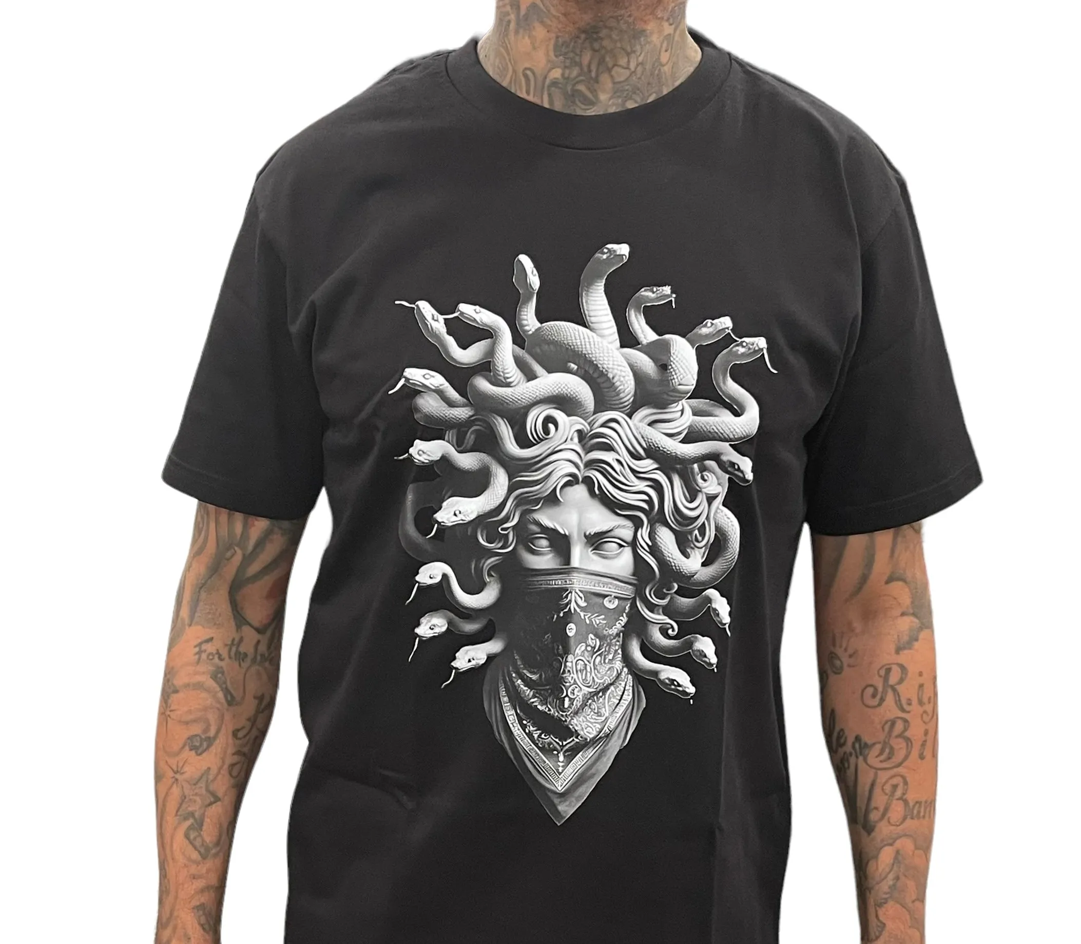 ARTFUL INTELLIGENCE SHE-RA STONE MEDUSA (BLACK) TEE