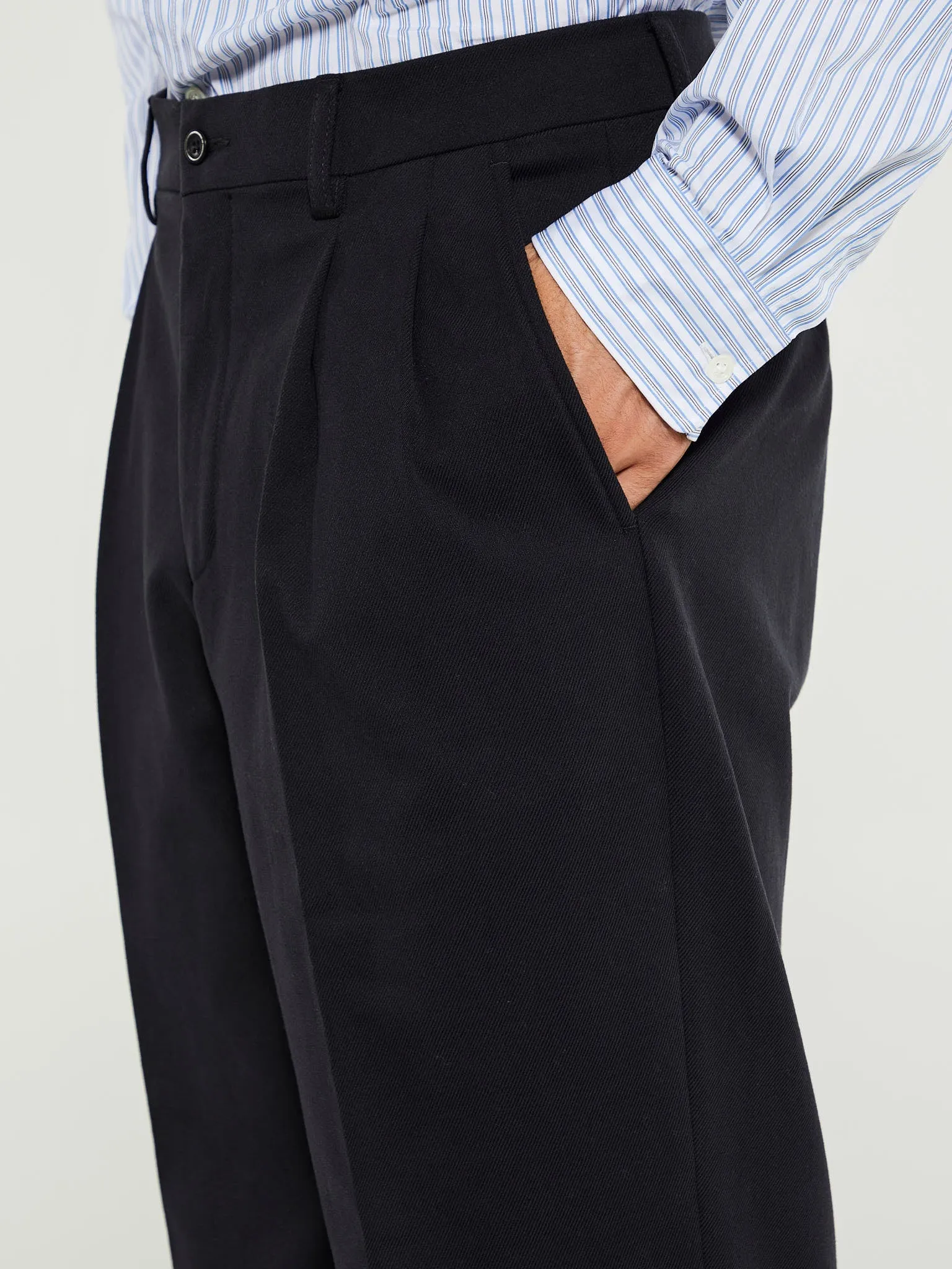 Benn Relaxed Pleated Trousers in Black