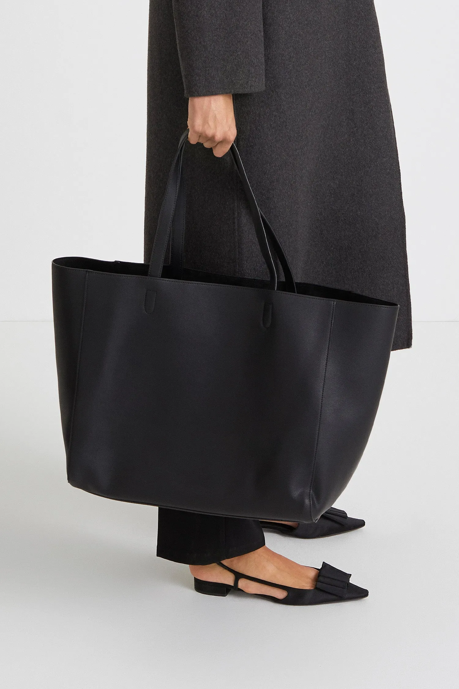 EVERYDAY SHOPPER - YACHT BAG BLACK STRUCTURED