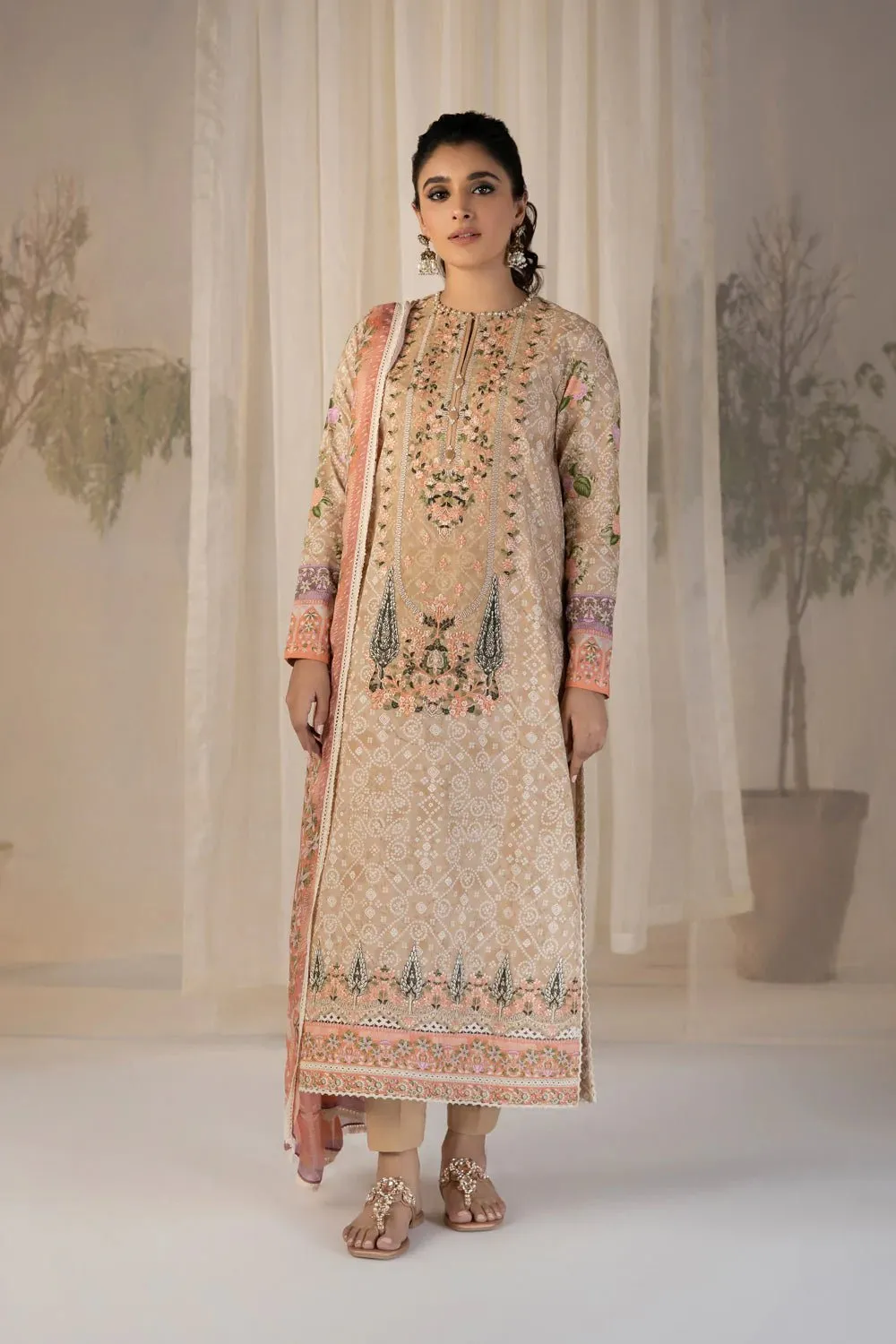 Sapphire Lawn Pakistani 3 Piece Suit SAP82