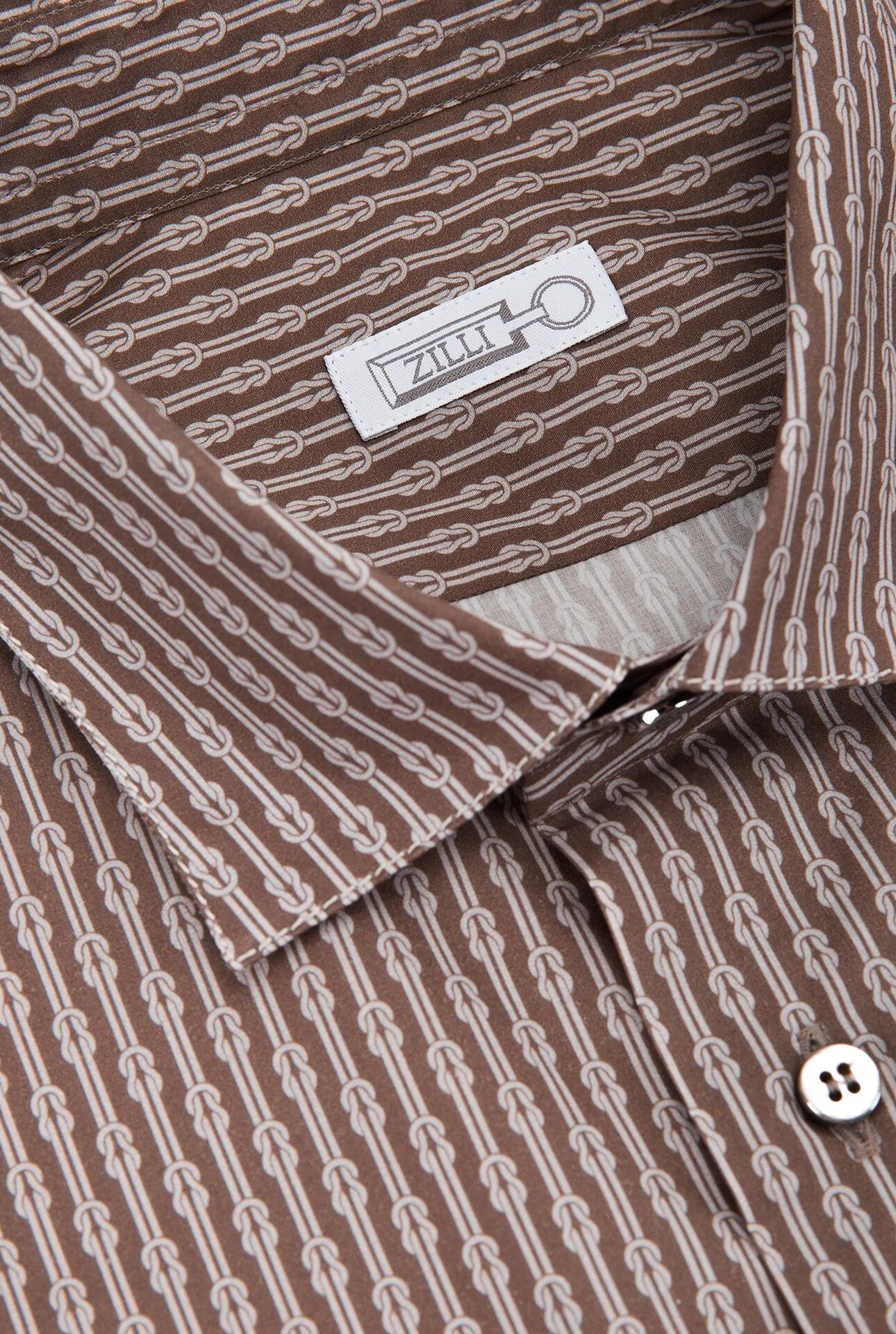 Shirt with Art-Express Knot Pattern