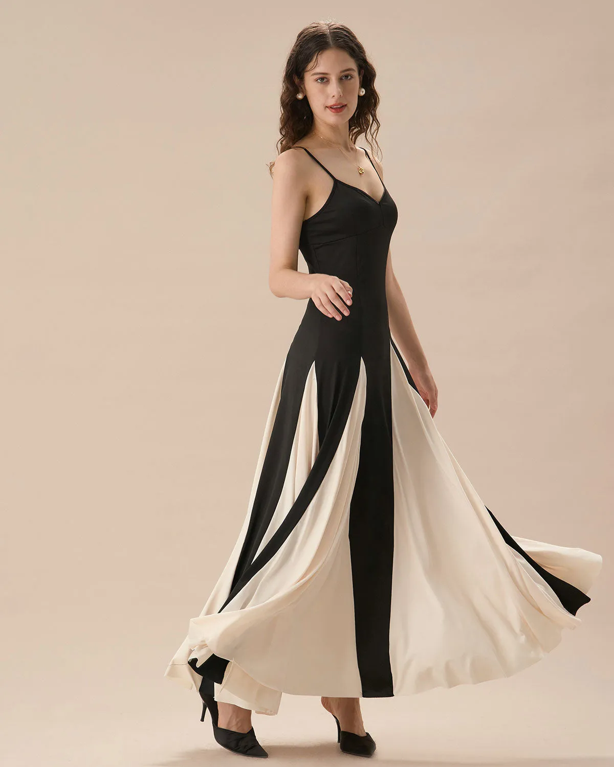 Women's Black Contrasting Pleated Slip Maxi Dress